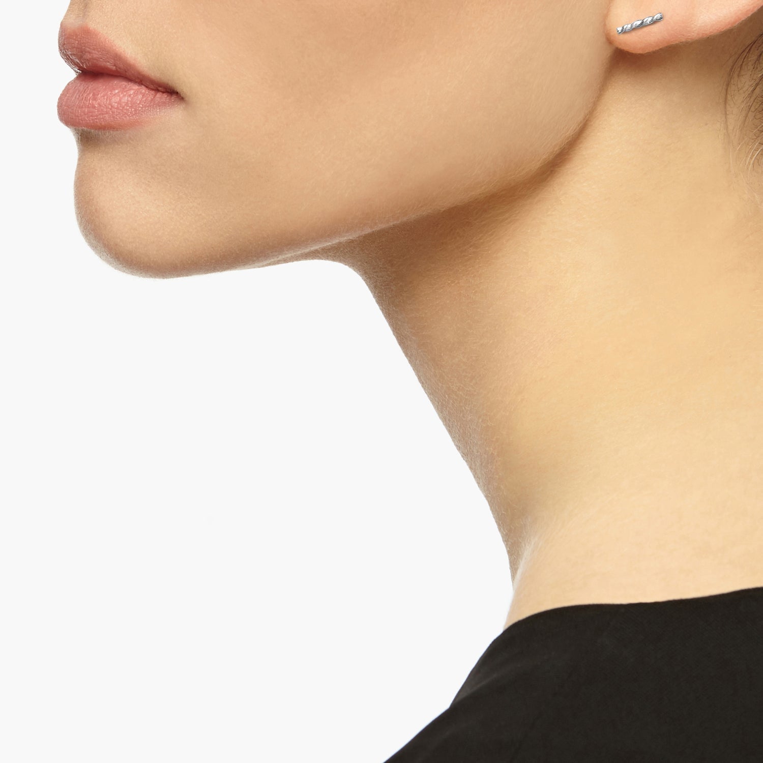Single Twisted Bar Stud Earring - Black