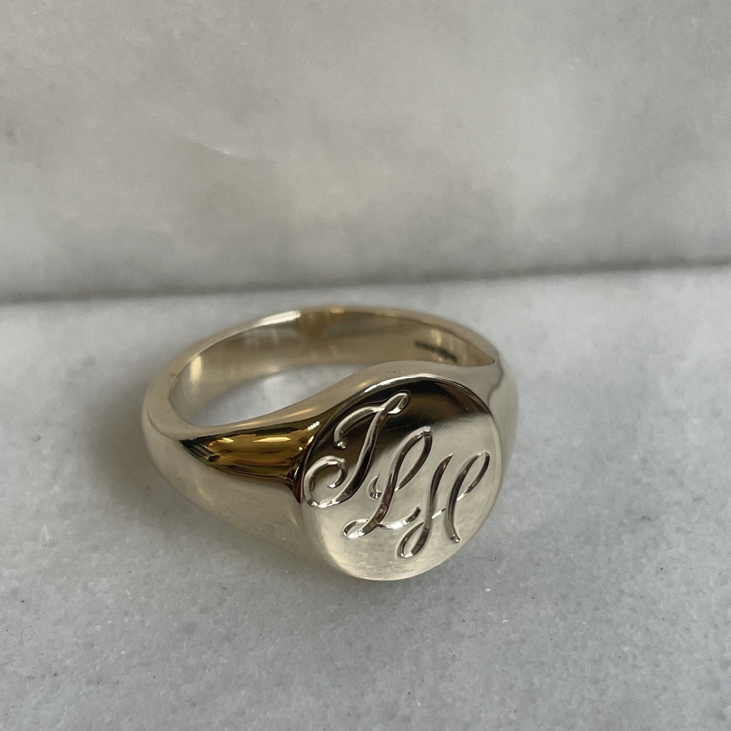 14k Yellow Gold Round Signet Ring