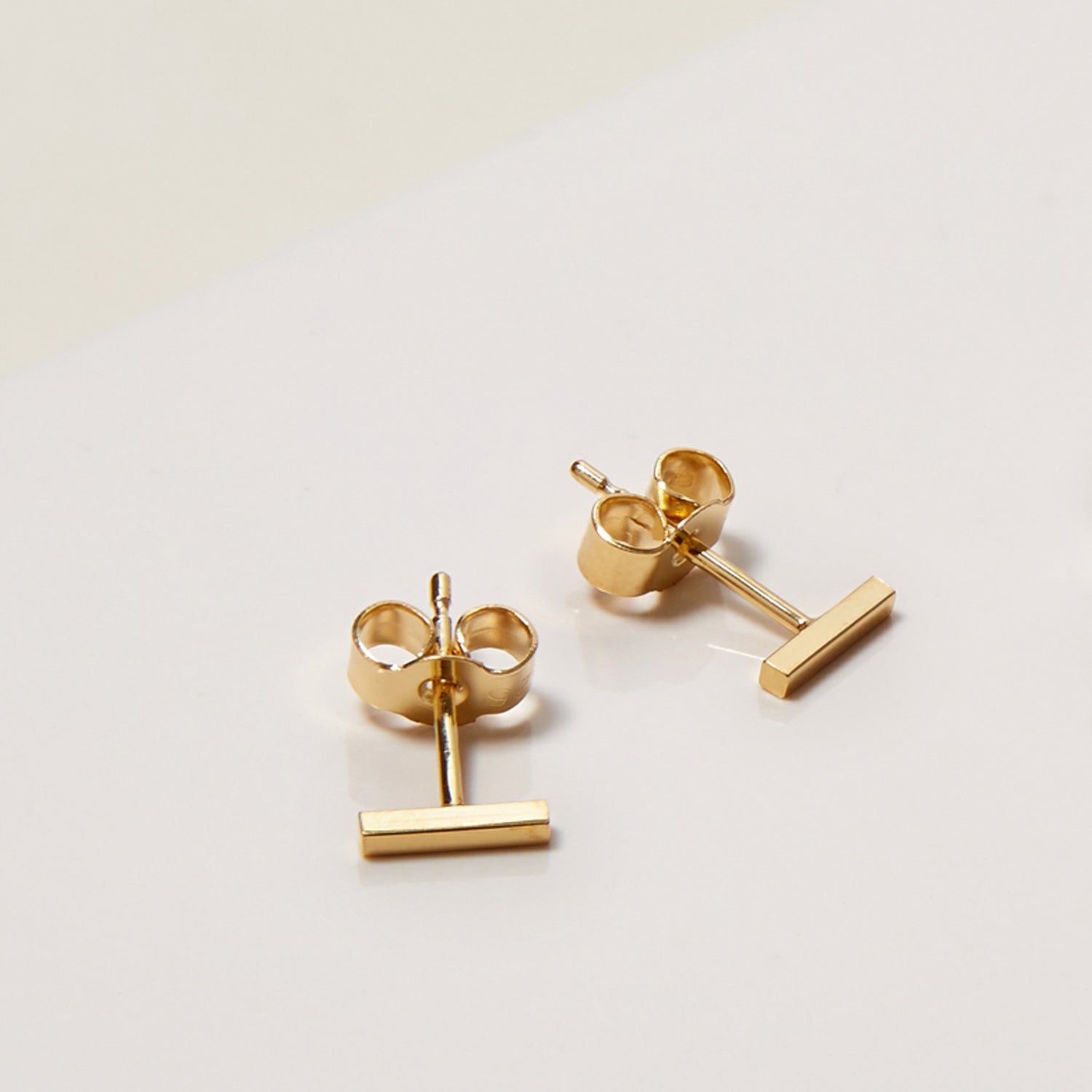 Mini Bar Stud Earrings - Gold