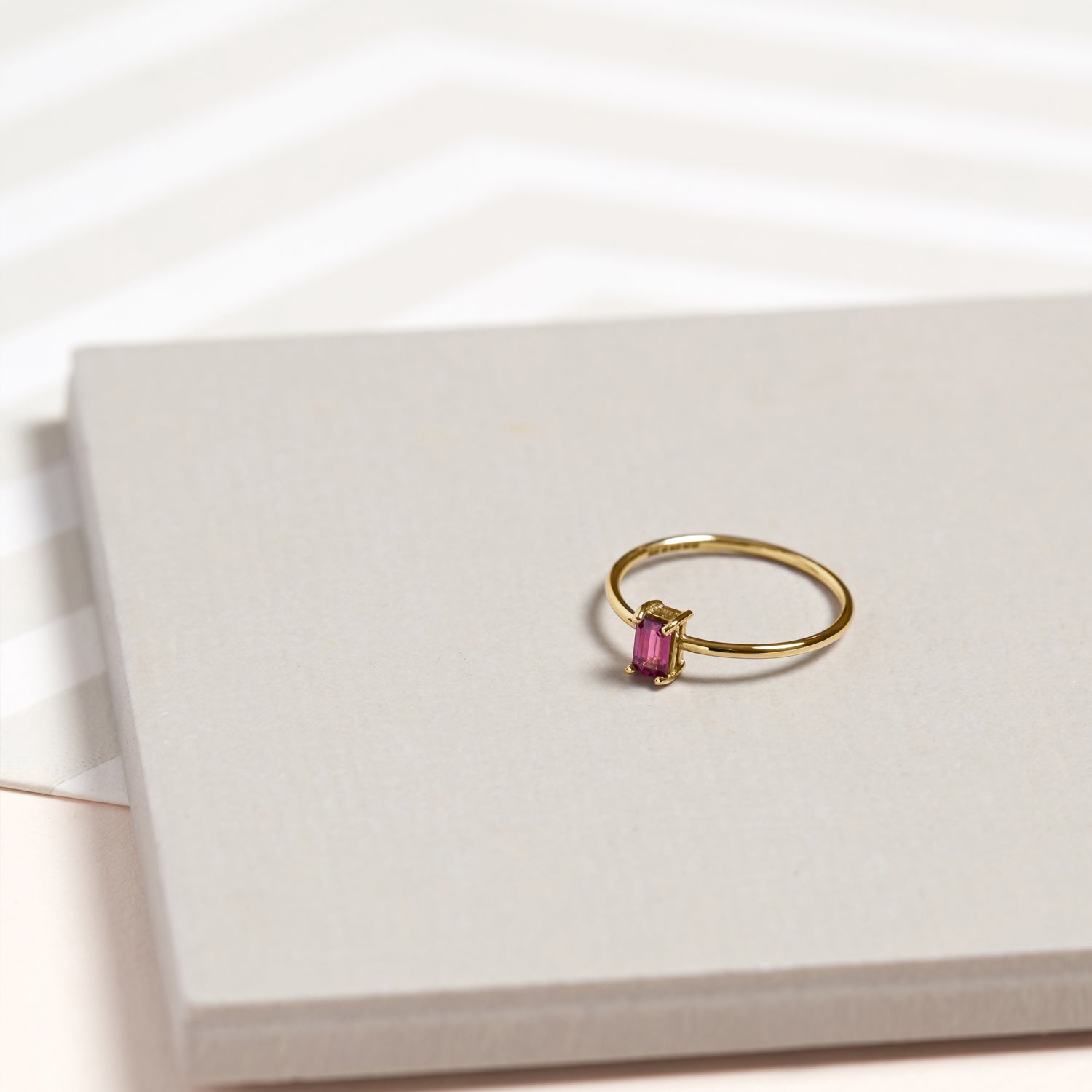 9k Yellow Gold & Garnet Rhodolite Solitaire Ring - Myia Bonner Jewellery