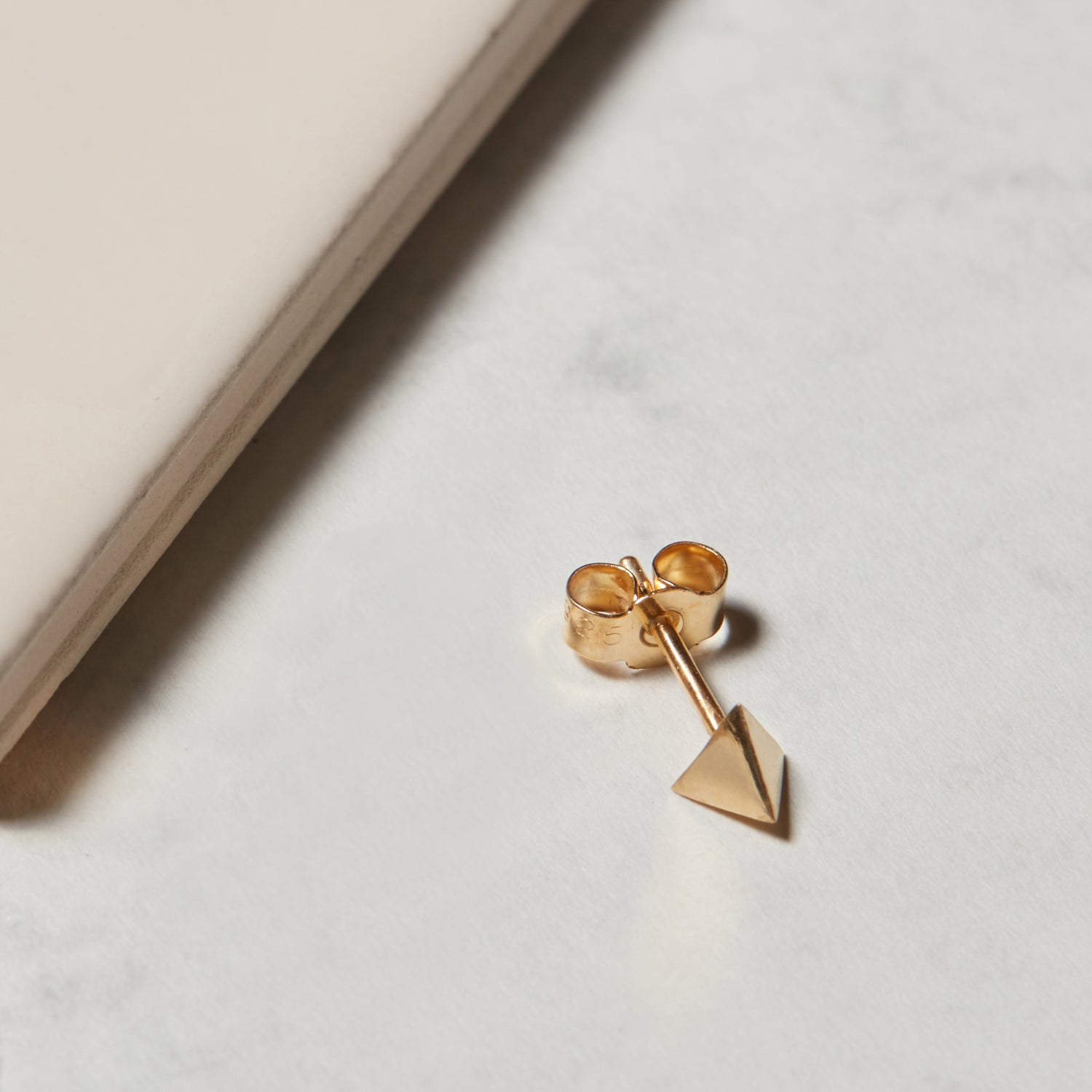 Single Tetrahedron Stud Earring - 9k Yellow Gold