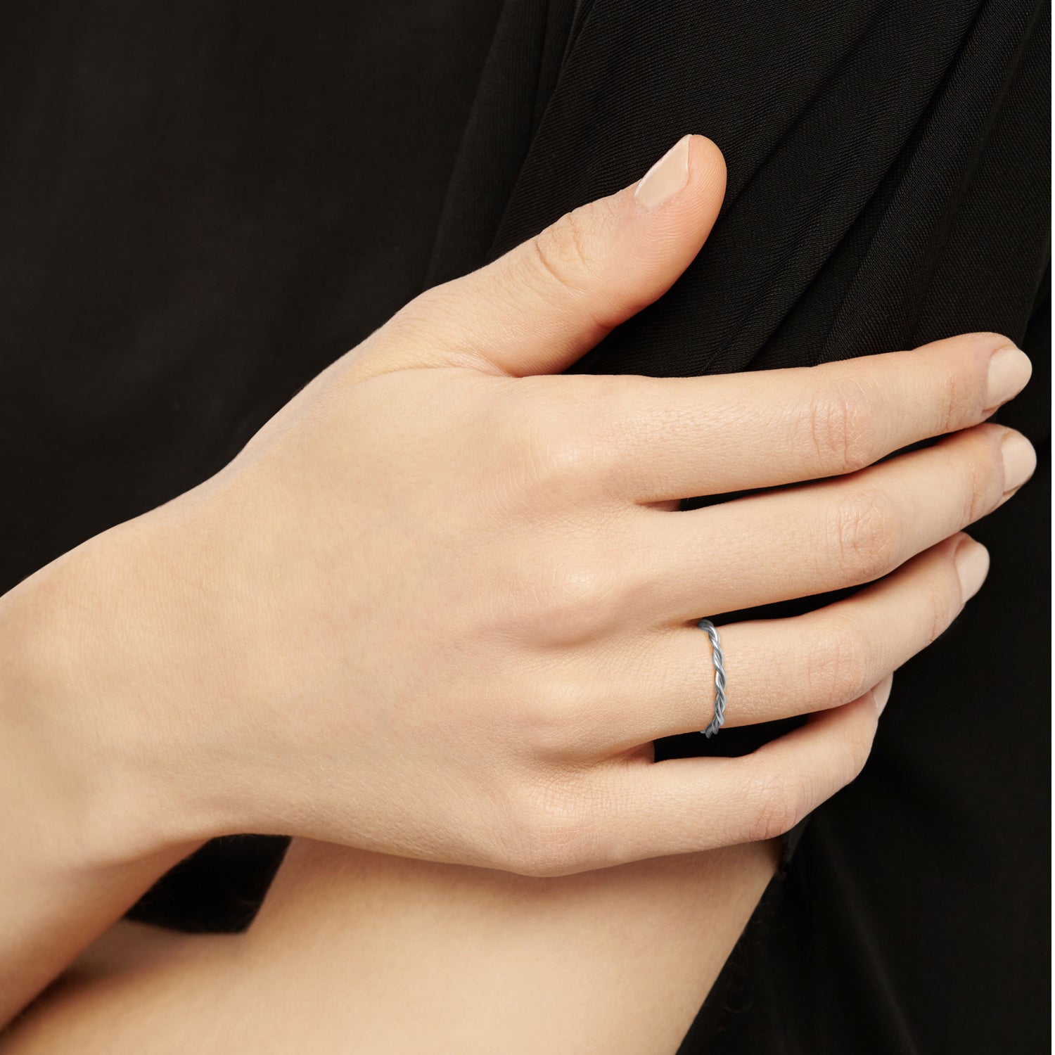 Twisted Band - 18k White Gold