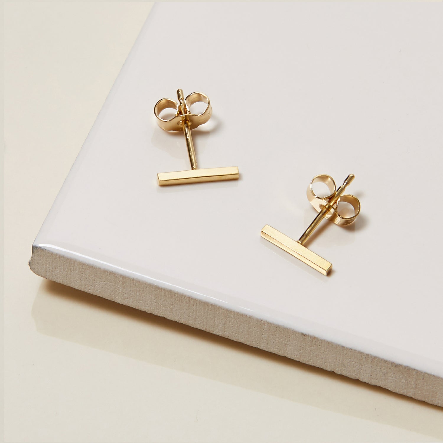 Bar Stud Earrings - 18k Yellow Gold