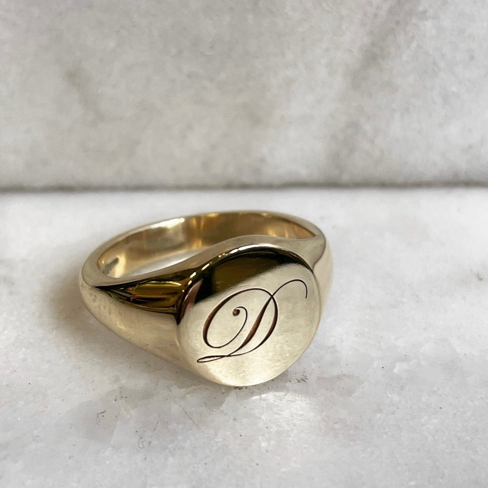 Initial D Edwardian Round Signet Ring - 9k Yellow Gold