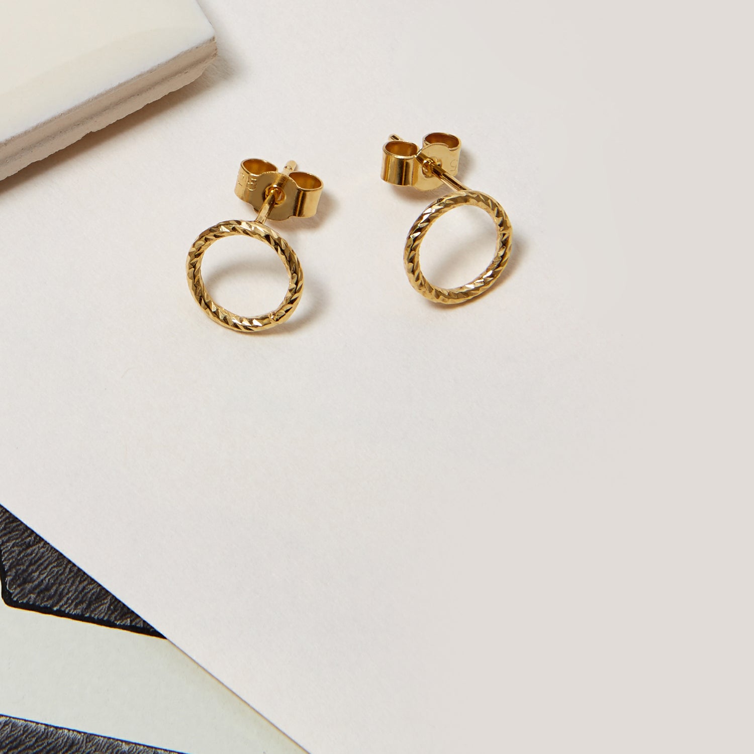 Faceted Circle Stud Earrings - Gold